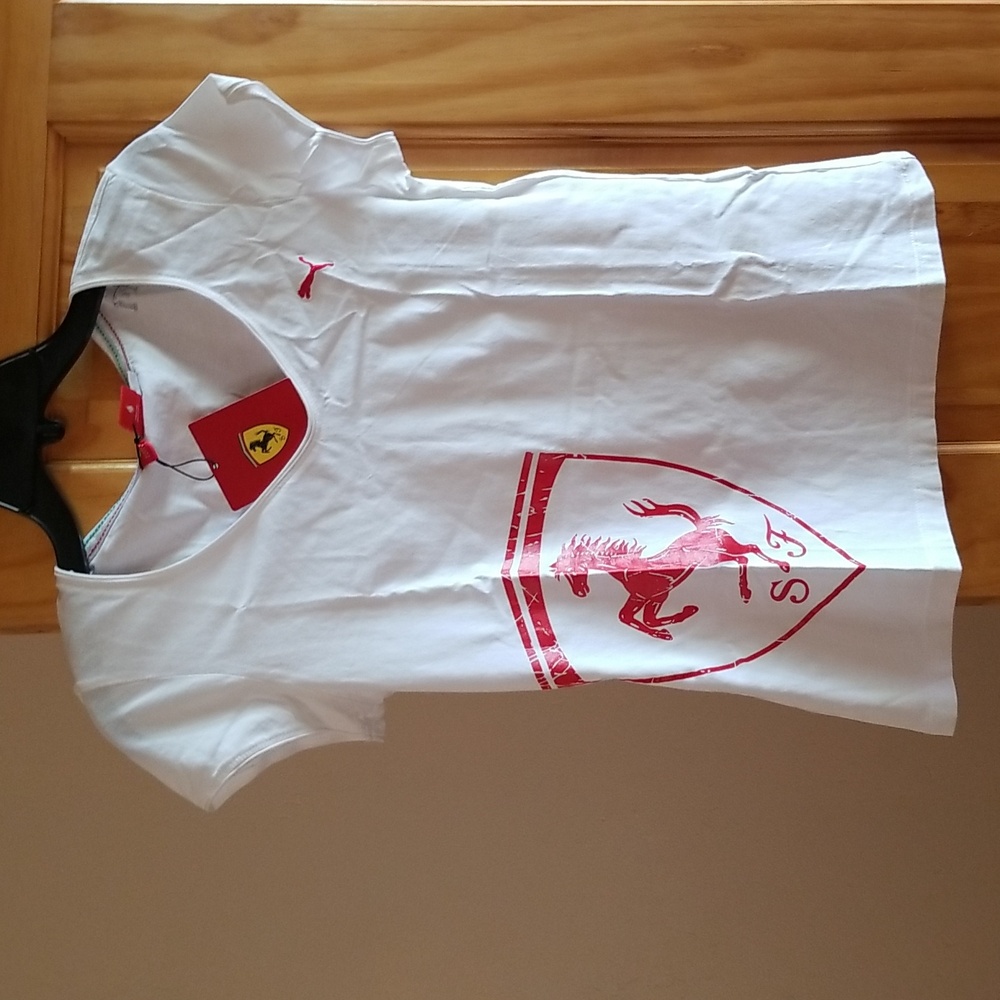 FERRARI..Tshirt new w tags